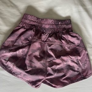 Lululemon pink camo speed up shorts perfect condition barely worn